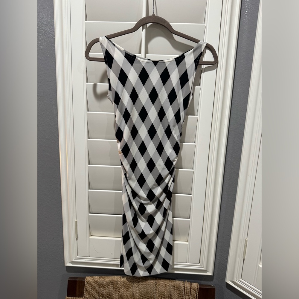 Norma Kamali great condition
Black and White Checkered Dress